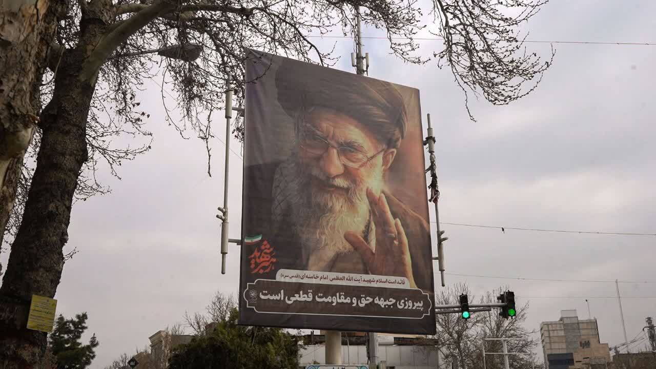 فضاآرایی گسترده و اکران شهری ویژه شهادت امام امّت در مشهد فضاآرایی گسترده و اکران شهری ویژه شهادت امام امّت در مشهد