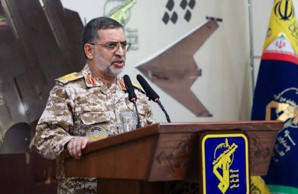 سردار نائینی: پاسخ&zwnj;های ما ترامپ را دچار سردرگمی و درماندگی کرده است | منتظر ورود ناو &laquo;فورد&raquo; هستیم