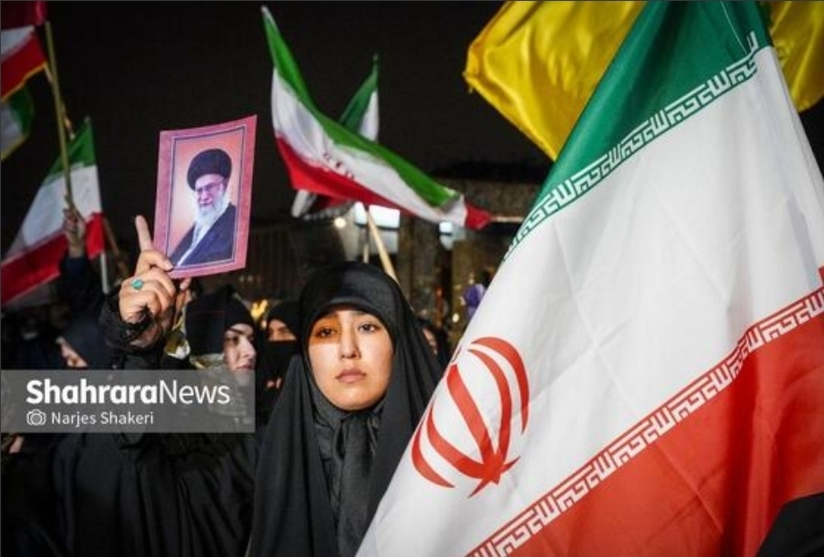 شور بیداری، از سوگ رهبر تا خروش مردمی | زنان در کنار خانواده&zwnj;هایشان این شب&zwnj;ها یک صدا &laquo;ایران&raquo; را فریاد می&zwnj;زنند