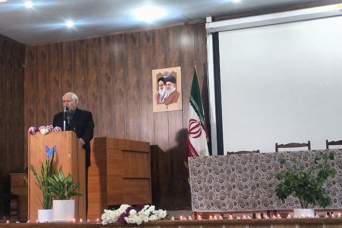 تبیین &laquo;وحدت شهودی&raquo; در پایان منطق&zwnj;الطیر | پاسخ به یک برداشت نادرست از عطار