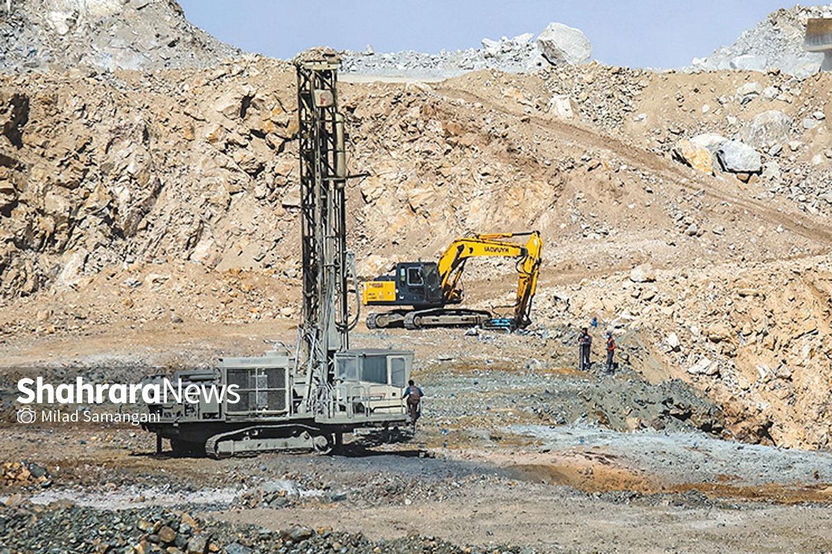 تداوم فعالیت معادن خراسان رضوی در  موقعیت جنگی | معدن کاران، پای‌کار روزهای سخت