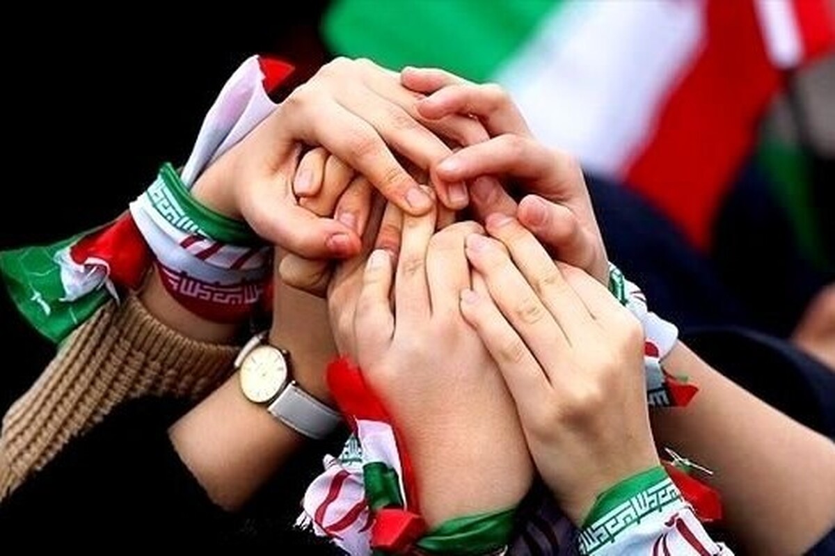 ویدئو| شعار‌های آقای بازیگر در مراسم تشییع شهدا امروز تهران (۲۷ اسفند ۱۴۰۴)