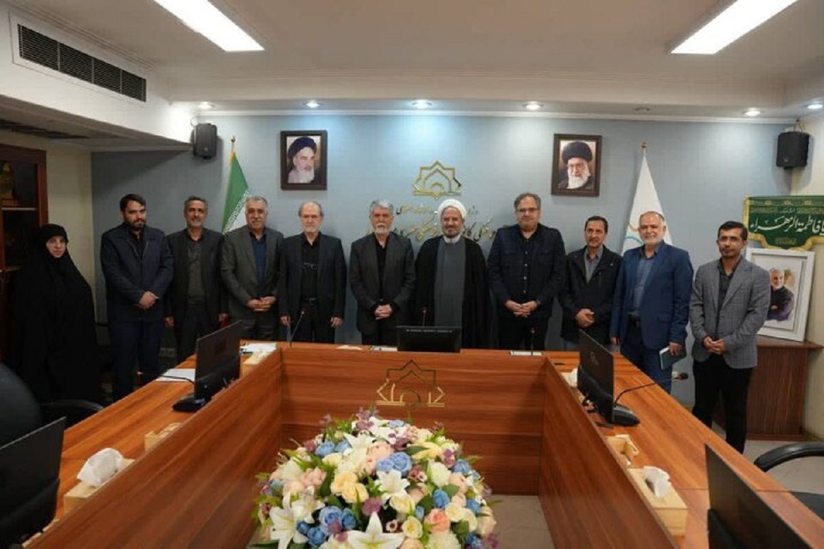 رونمایی از پوستر هجدهمین دوره مسابقات قرآنی &laquo;مُدهامَّتان&raquo; با حضور وزیر فرهنگ