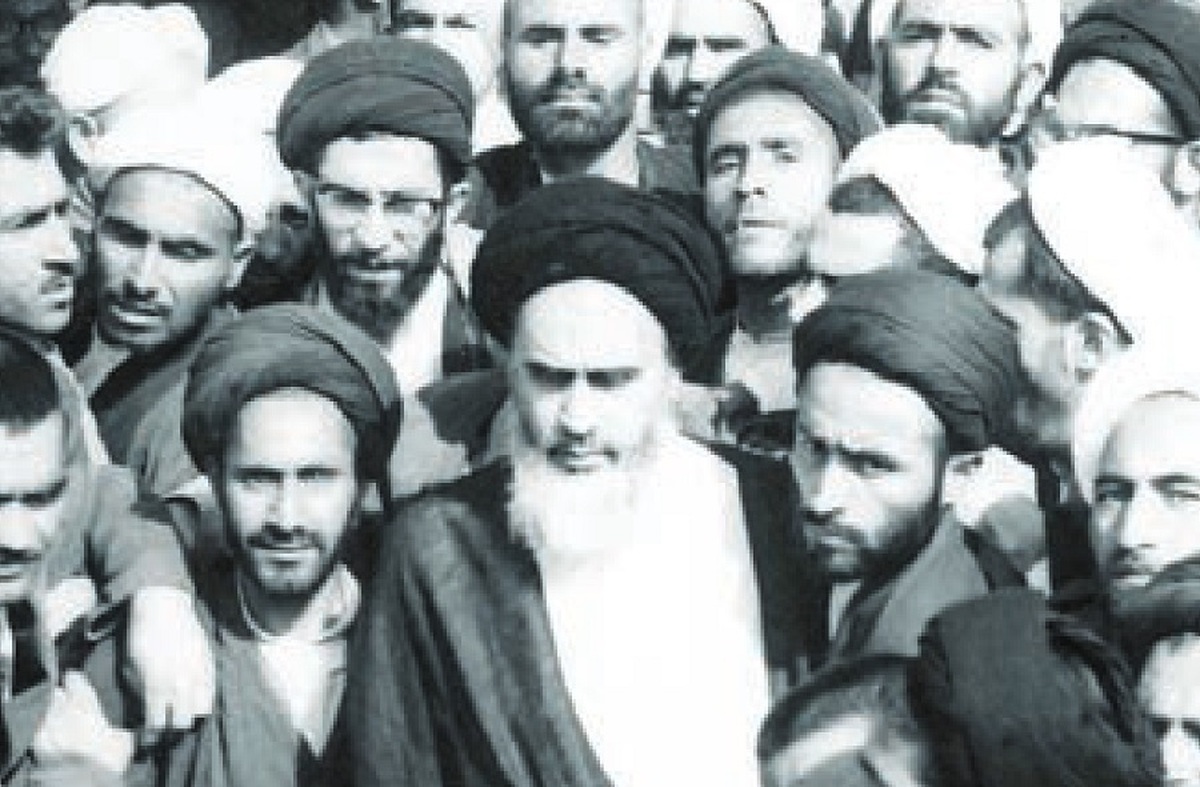 مروری بر فعالیت&zwnj;های قرآنی رهبر شهید در مشهد پیش از پیروزی نهضت انقلاب اسلامی | داستان یک انقلاب قرآنی