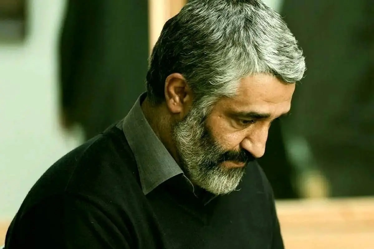 ویدئو | حضور پژمان جمشیدی کنار نیروهای هلال احمر