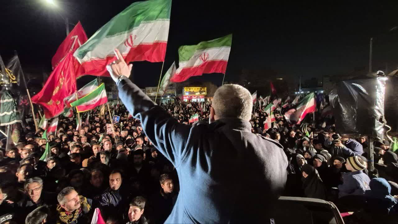 شهردار مشهد: قدرت نظامی ایران دشمن را سردرگم و عاجز کرده است | ملت ایران با عزت در مقابل دشمنان ایستاده است شهردار مشهد: قدرت نظامی ایران دشمن را سردرگم و عاجز کرده است | ملت ایران با عزت در مقابل دشمنان ایستاده است