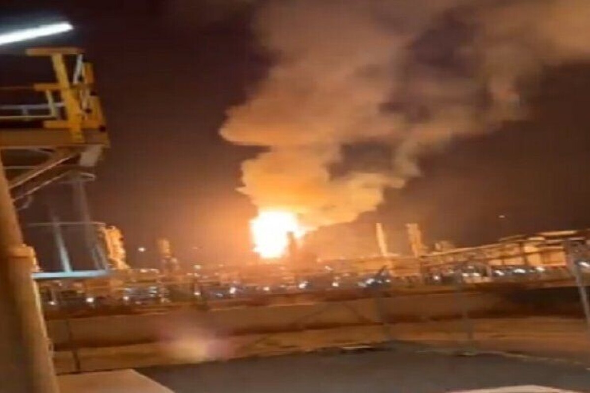 برخی از واحد&zwnj;های پالایشگاه &laquo;بندر الاحمدی&raquo; کویت بر اثر آتش&zwnj;سوزی تعطیل شدند