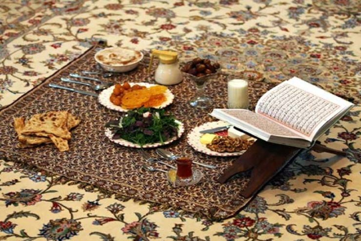 چه کسانی می&zwnj;توانند قبل از اذان ظهر نیت روزه کنند؟