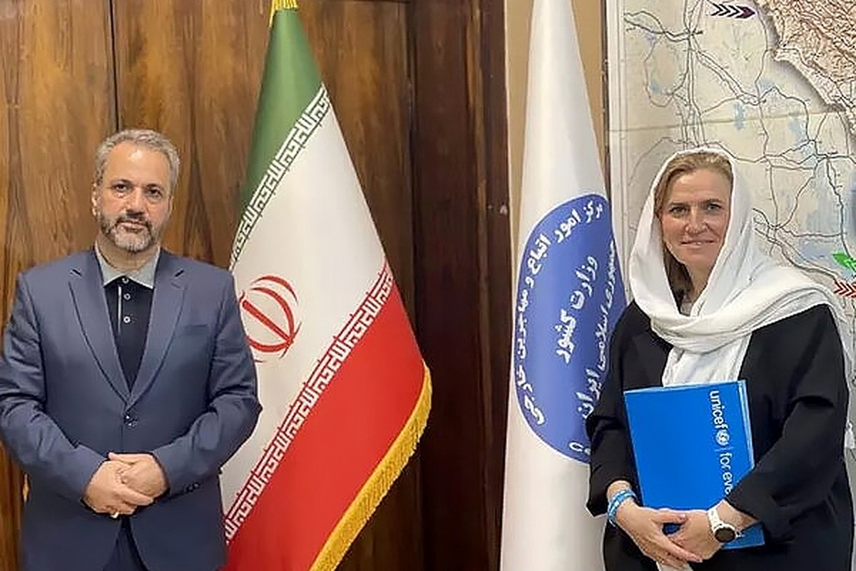 رئیس دفتر نمایندگی یونیسف در ایران از عقد قرارداد همکاری دوساله با وزارت کشور خبر داد و گفت: حوزه پناهندگان خارجی یکی از مهم‌ترین رکن‌های این قرارداد است.