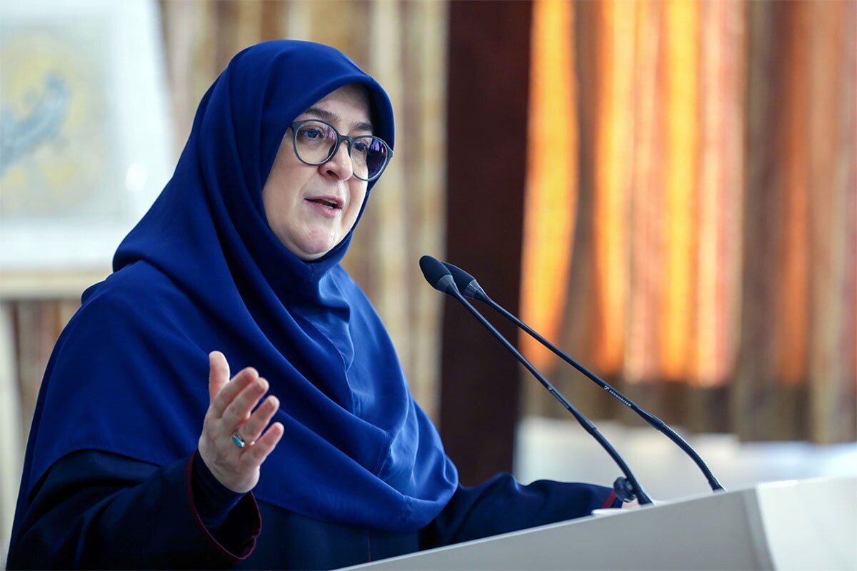 مهاجرانی: کارگر فقط نماد یک روز نیست، اولویت همه روزهاست