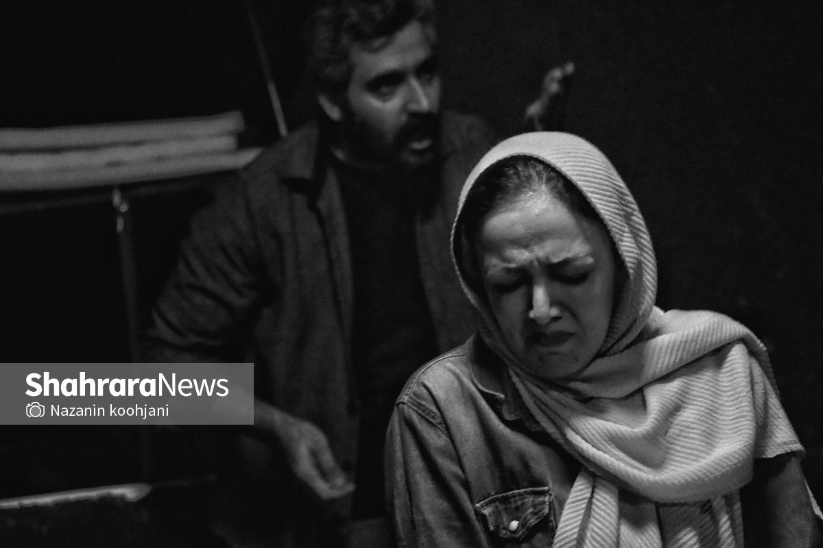 وقتی تئاتر آیینه رنج میشود | روایتی از واقعیت در نمایش زهرماری وقتی تئاتر آیینه رنج میشود | روایتی از واقعیت در نمایش زهرماری