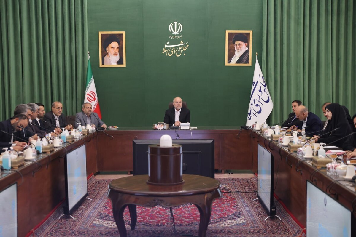 رئیس مجلس شورای اسلامی گفت: یکی از رنج‌های ما در وزارت آموزش‌وپرورش تغییر مدیریت بود و طی ۲۰ سال ۱۶ نفر در وزارتخانه جابه‌جا شده است.