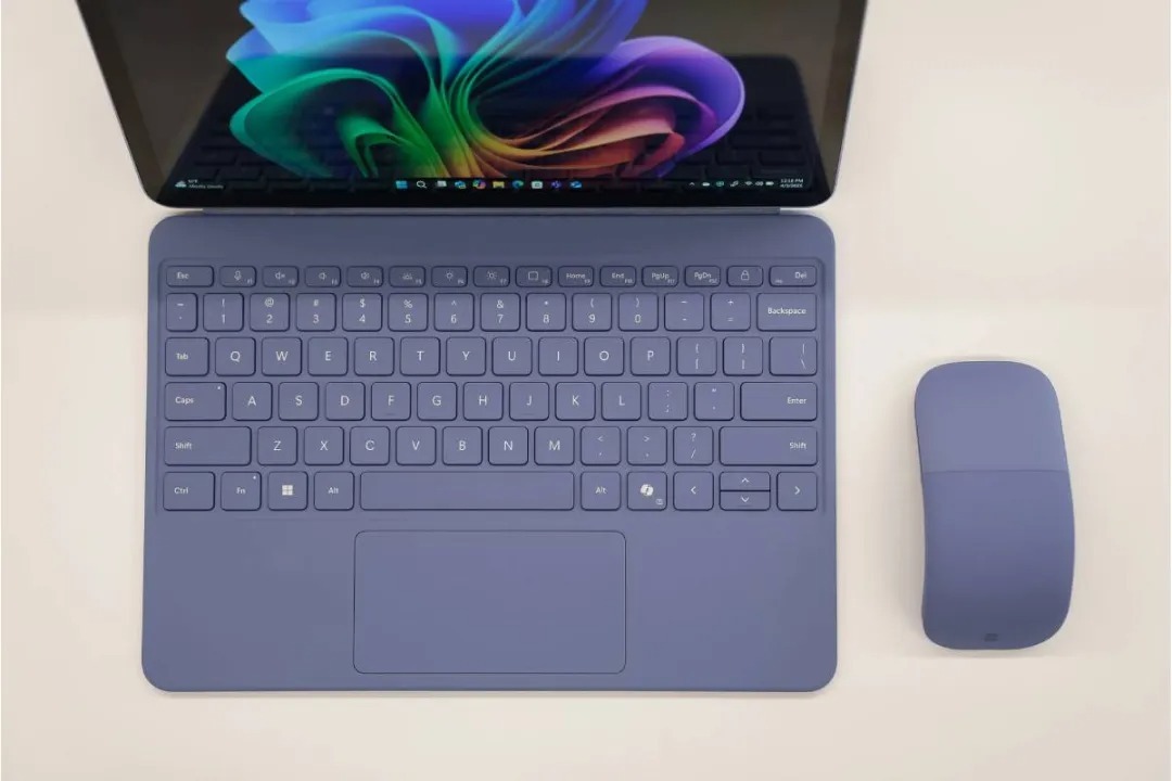 مایکوسافت از سرفیس پرو ۱۲ اینچی رونمایی کرد + مشخصات و قیمت مایکوسافت از سرفیس پرو ۱۲ اینچی رونمایی کرد + مشخصات و قیمت