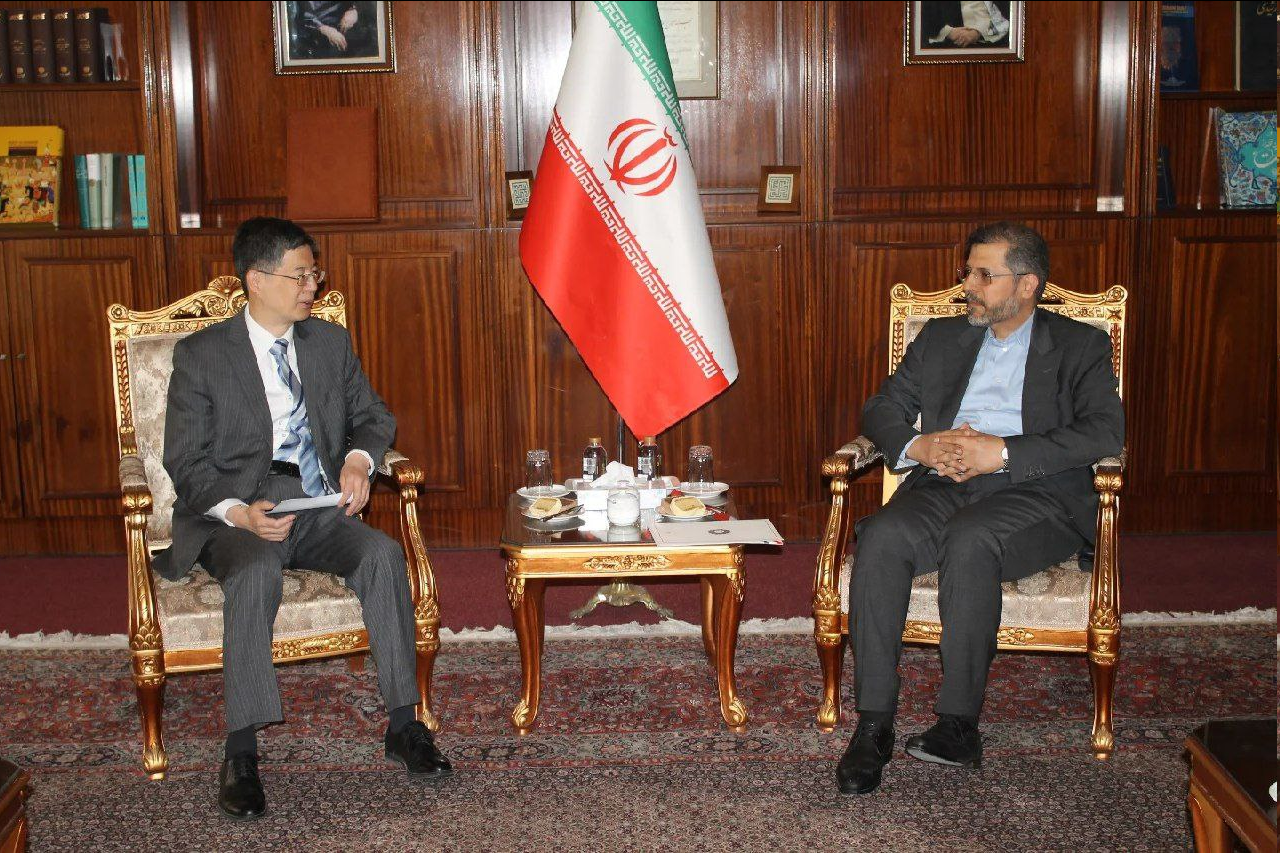 دیدار سفرای انگلیس، چین و نروژ در تهران با معاون وزیر خارجه (۱۷ اردیبهشت ۱۴۰۴) دیدار سفرای انگلیس، چین و نروژ در تهران با معاون وزیر خارجه (۱۷ اردیبهشت ۱۴۰۴)