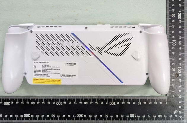 تصاویر لورفته از کنسول دستی ایکس باکس و مایکروسافت تصاویر لورفته از کنسول دستی ایکس باکس و مایکروسافت