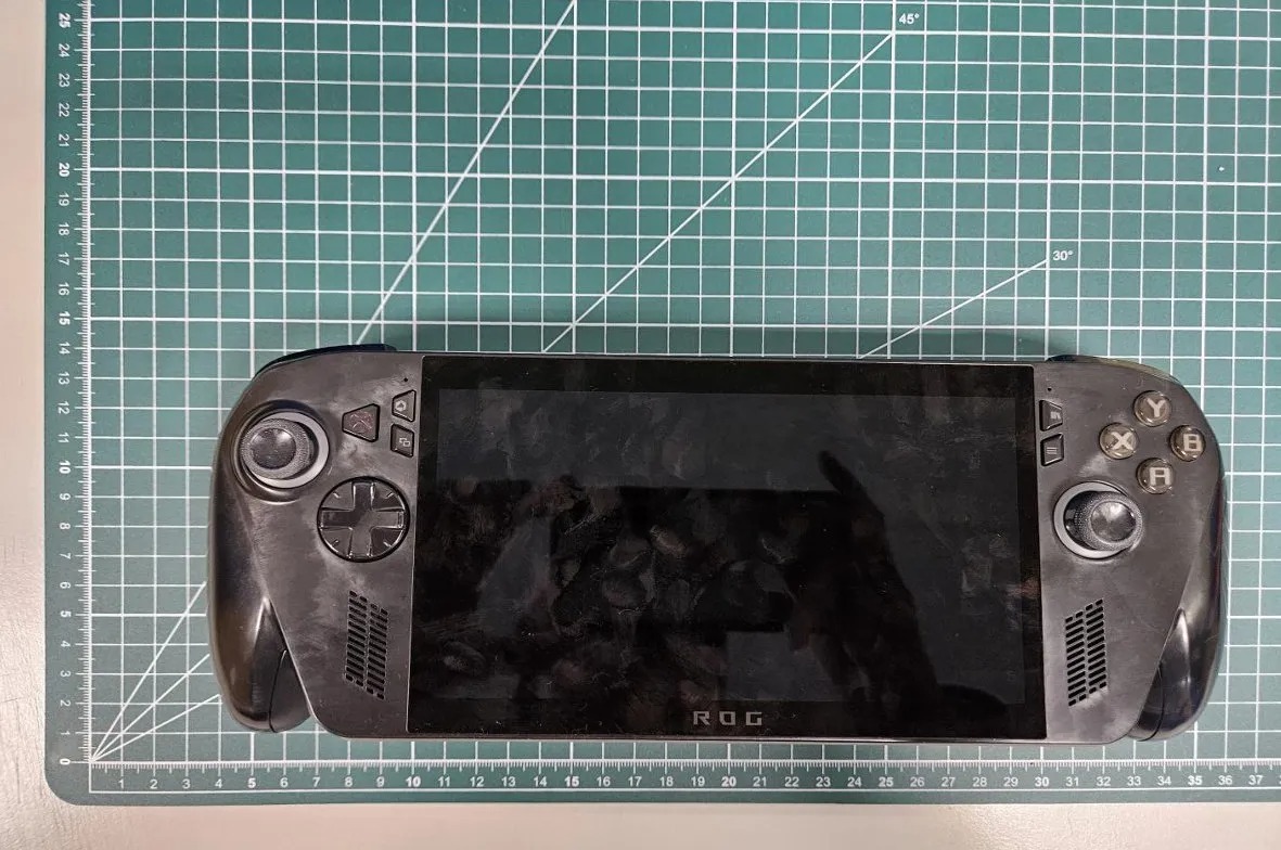 تصاویر لورفته از کنسول دستی ایکس باکس و مایکروسافت تصاویر لورفته از کنسول دستی ایکس باکس و مایکروسافت