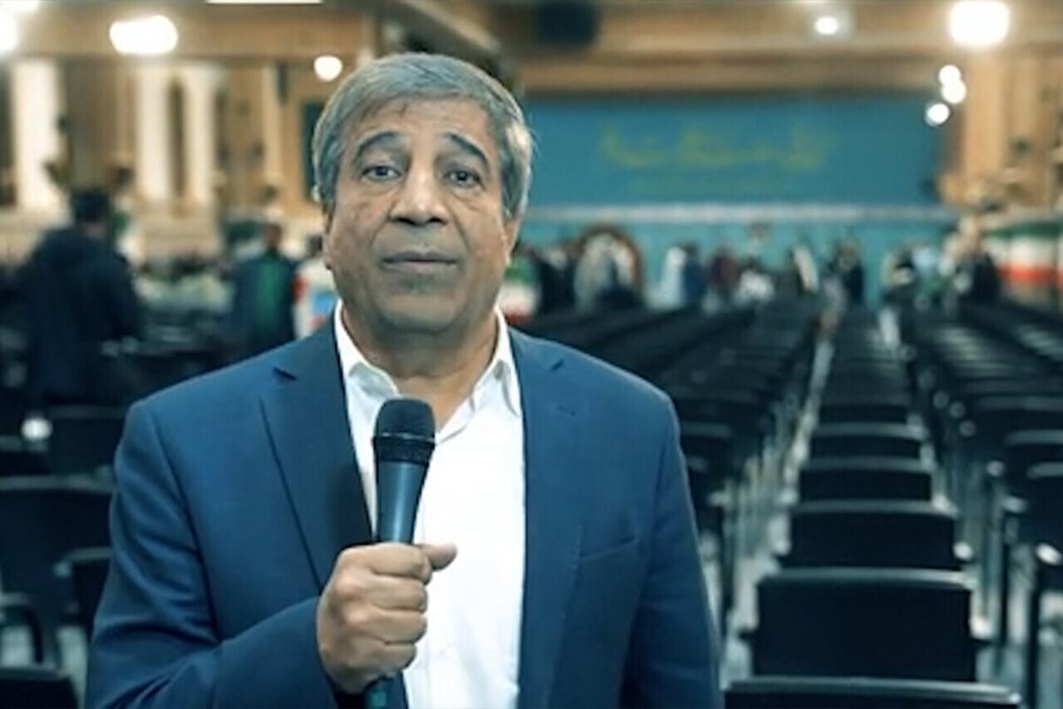 هادی عامل در برنامه تلویزیونی فن گردن‌شکن را بروی جواد خیابانی اجرا کرد.