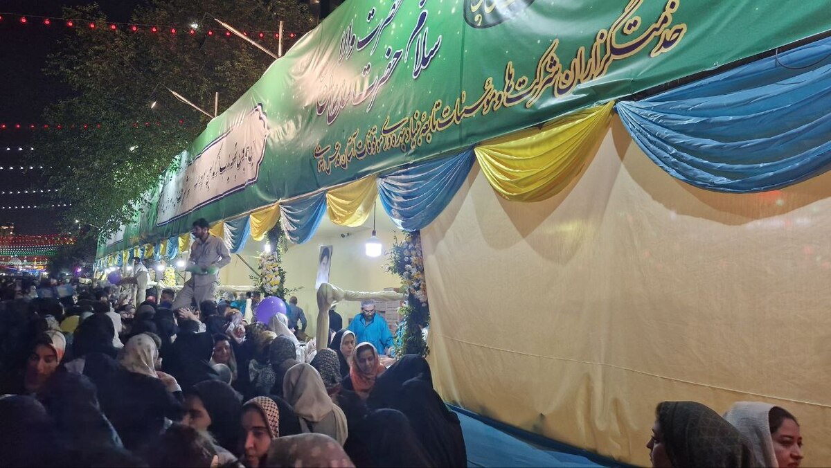 توزیع ۵۰۰ هزار وعده پذیرایی در بزرگ‌ترین موکب جشن خیابانی امام‌رضا(ع)