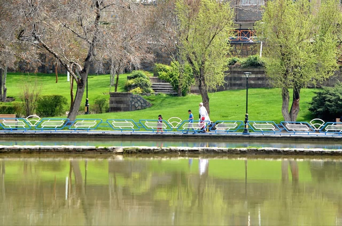 نمایی زیبا از طبیعت بهاری پارک وحدت مشهد از منظر دوربین مخاطب شهرآرانیوز.
