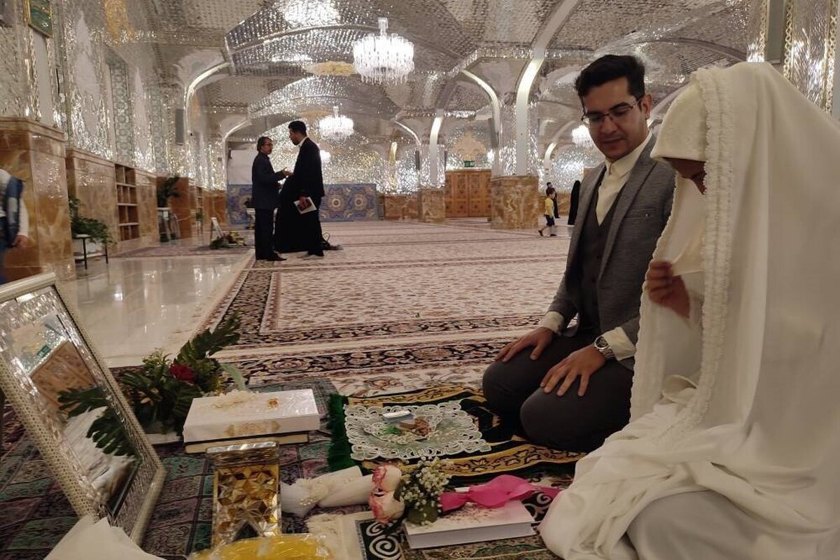 معاون تبلیغات اسلامی حرم مطهر رضوی با اشاره به رشد چشمگیر مراسم عقد در حرم مطهر حضرت رضا(ع) طی دهه کرامت سال جاری، گفت: در شب میلاد امام رضا (ع) و جمعه ۱۹ اردیبهشت مصادف با سالروز میلاد، ۴۵۴ مراسم عقد در حرم مطهر به ثبت رسید.