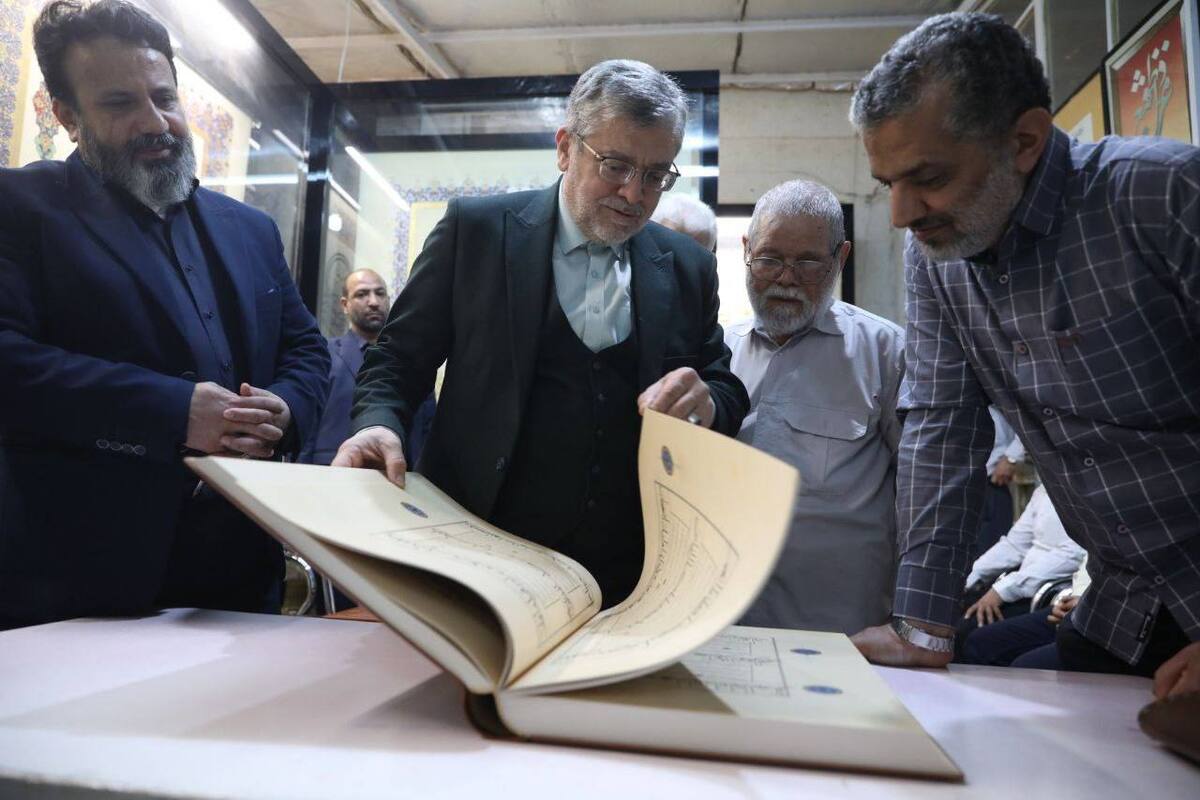 دیدار شهردار مشهد مقدس با کاتب بزرگ‌ترین قرآن هنری جهان