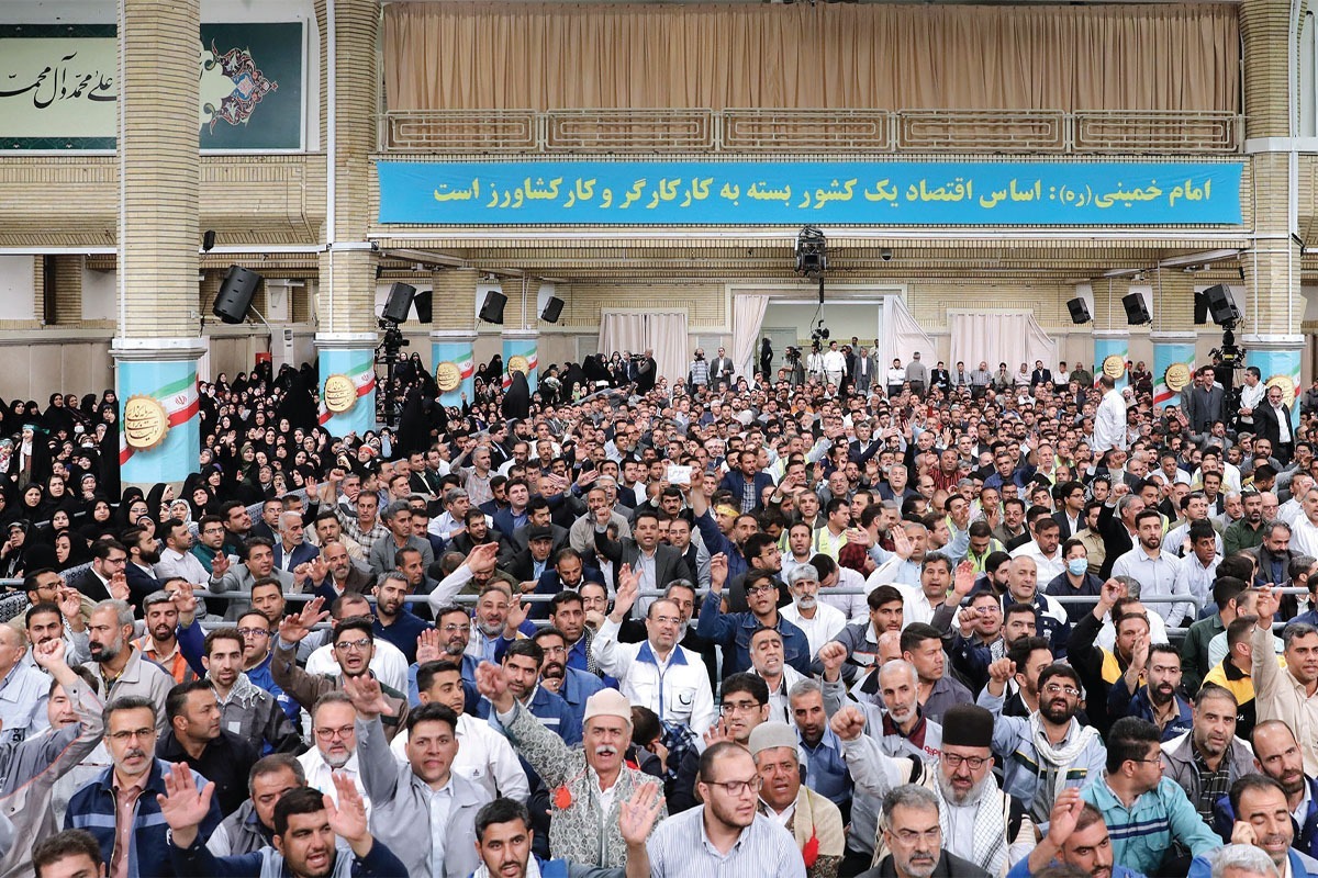 ۴ کارگر خراسانی حاضر در دیدار کارگران با رهبر معظم انقلاب در گفت‌و‌گو با شهرآرا از امید‌ها و رنج‌هایشان گفتند.