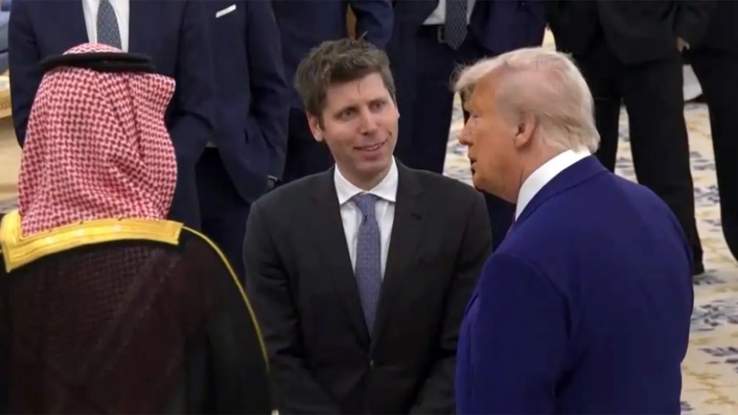 حدود ۲۰ مدیر شرکتهای بزرگ فناوری ترامپ را در عربستان همراهی میکردند حدود ۲۰ مدیر شرکتهای بزرگ فناوری ترامپ را در عربستان همراهی میکردند