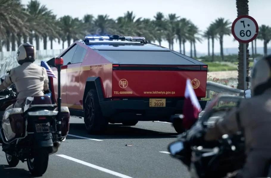 اسکورت کاروان دونالد ترامپ در قطر با سایبرتراک ضدگلوله ایلان ماسک + عکس اسکورت کاروان دونالد ترامپ در قطر با سایبرتراک ضدگلوله ایلان ماسک + عکس