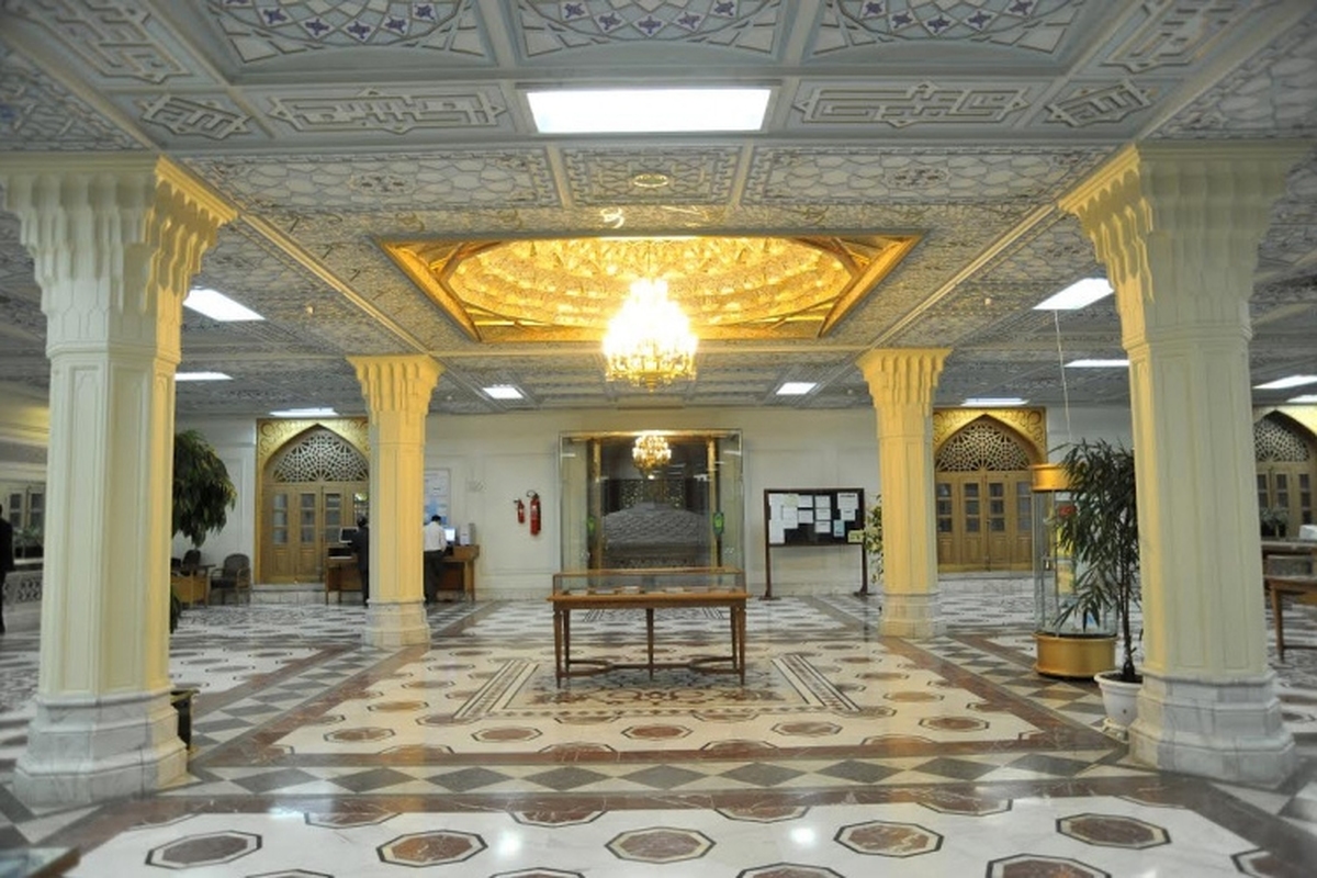 نگهداری از ۹۹ کتاب نایاب ترجمه انگلیسی شاهنامه فردوسی در کتابخانه آستان قدس رضوی