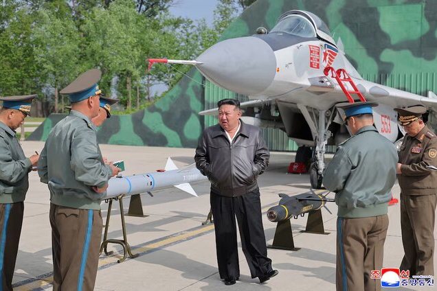 رهبر کره شمالی: آمادگی جنگی باید افزایش یابد رهبر کره شمالی: آمادگی جنگی باید افزایش یابد