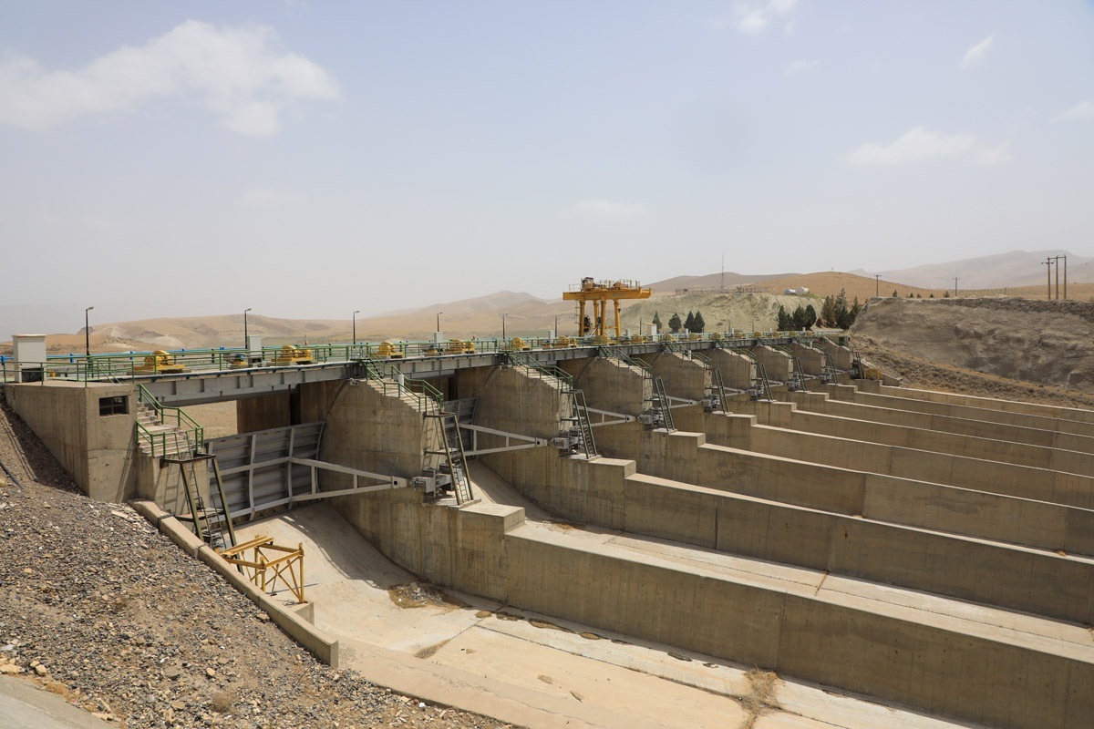 معاون توسعه پیش‌بینی و مدیریت بحران هواشناسی خراسان رضوی گفت: در استان ما از ابتدای سال جاری تا امروز (۲۷ اردیبهشت ۱۴۰۴) متوسط بارش ۱۲۱.۲ میلی‌متر ثبت شده است. سال گذشته در مدت مشابه، ۱۶۰.۴ میلی‌متر بارندگی داشتیم و دوره آماری بلندمدت ۱۷۹ میلی‌متر است؛ یعنی نسبت‌به سال زراعی گذشته، ۲۴.۵ درصد کاهش را ثبت کردیم و نسبت‌به دوره آماری، ۳۲.۳ درصد متأسفانه کاهش پیدا کرده است.