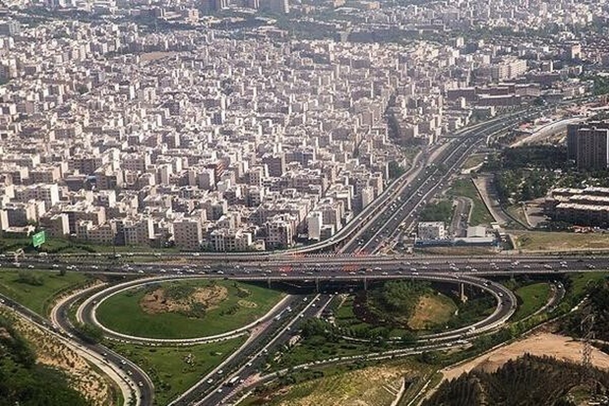 ویدئویی قدیمی از تهران در سال ۱۳۷۸ را مشاهده می‌کنید.