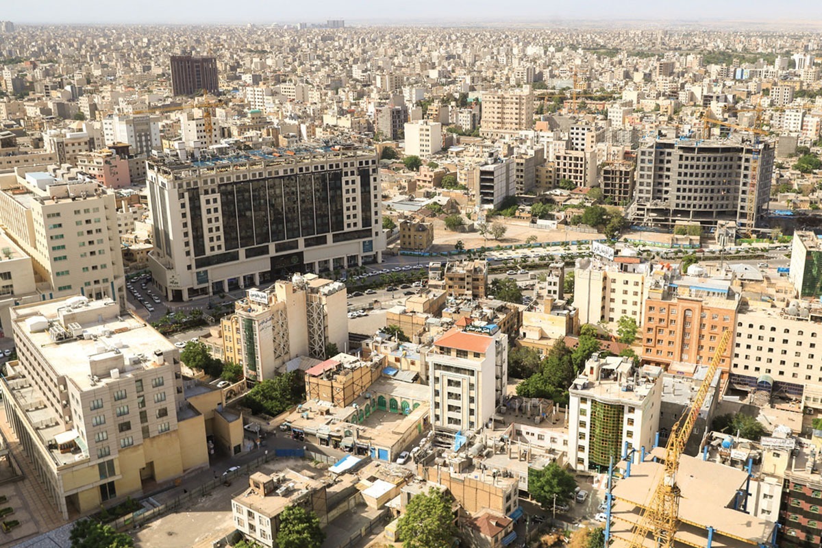 در روزگاری که تحرکات اقتصادی عمدتا به پایتخت محدود شده است، برگزاری نمایشگاهی با محوریت «توسعه شرق» و «تقویت بازار سرمایه» در مشهد، رویدادی راهبردی و ضروری به شمار می‌آید.