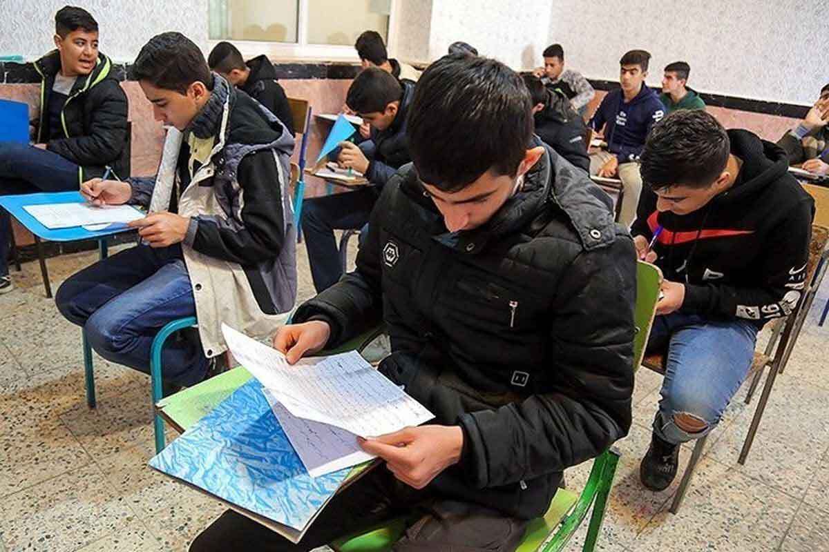 رئیس پلیس فتا فراجا با نزدیک شدن به ایام امتحانات نهایی مدارس کشور، نسبت به افزایش فعالیت کلاهبرداران در فضای مجازی که با وعده‌های فریبنده اقدام به فروش سوالات یا پاسخ‌نامه امتحانات نهایی می‌کنند، هشدار داد.