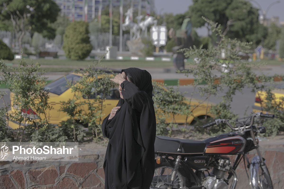 به گفته کارشناس اداره هواشناسی خراسان رضوی همچنان تا پنجشنبه صبح روند افزایش دما در سطح استان ادامه دارد و امروز دمای مشهد به ۳۴ درجه خواهد رسید.