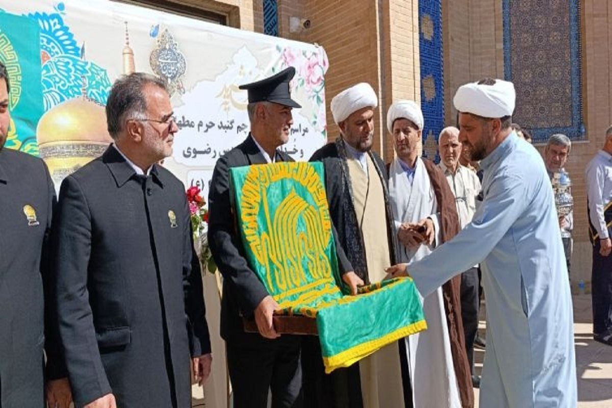 کاروان خادمان حرم مطهر امام رضا (ع) با پرچم متبرک این آستان نورانی، به موصل عراق رسید و در مجتمع فرهنگی سیدالشهدا (ع)، با استقبال پرشور مردم این منطقه مواجه شد.