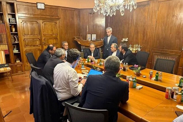 تصاویری از دومین دور مذاکرات غیر مستقیم تهران و واشنگتن در رم + عکس تصاویری از دومین دور مذاکرات غیر مستقیم تهران و واشنگتن در رم + عکس