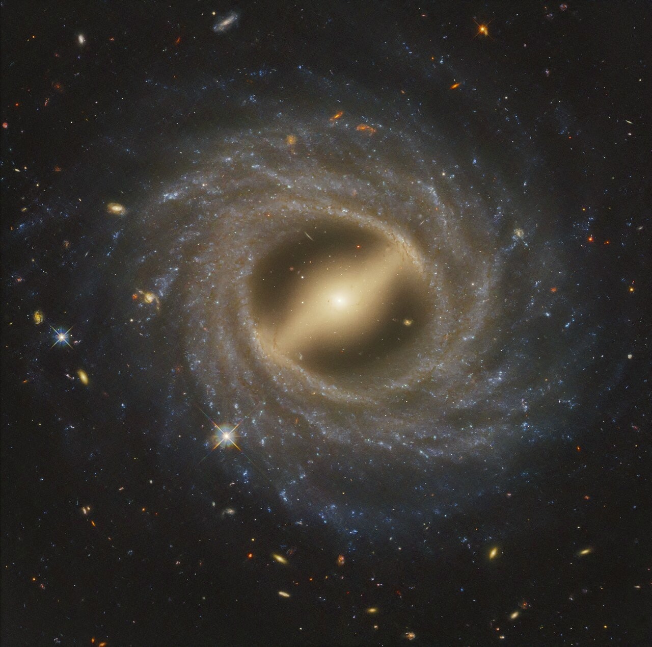 تلسکوپ فضایی هابل با چهار تصویر جدید و زیبا ۳۵ سالگیاش را جشن گرفت تلسکوپ فضایی هابل با چهار تصویر جدید و زیبا ۳۵ سالگیاش را جشن گرفت