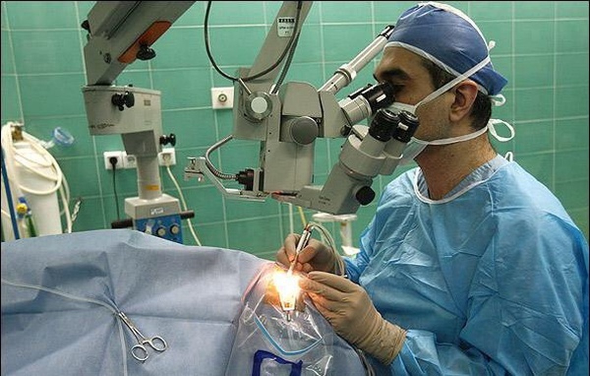 فوق‌تخصص شبکیه و آنکولوژی چشم با بیان اینکه ایران قطب چشم‌پزشکی منطقه است، گفت: در حال حاضر، نه‌تنها بیماران چشمی نیاز به اعزام به خارج ندارند، بلکه بیماران از دیگر کشور‌ها برای درمان به ایران می‌آیند.