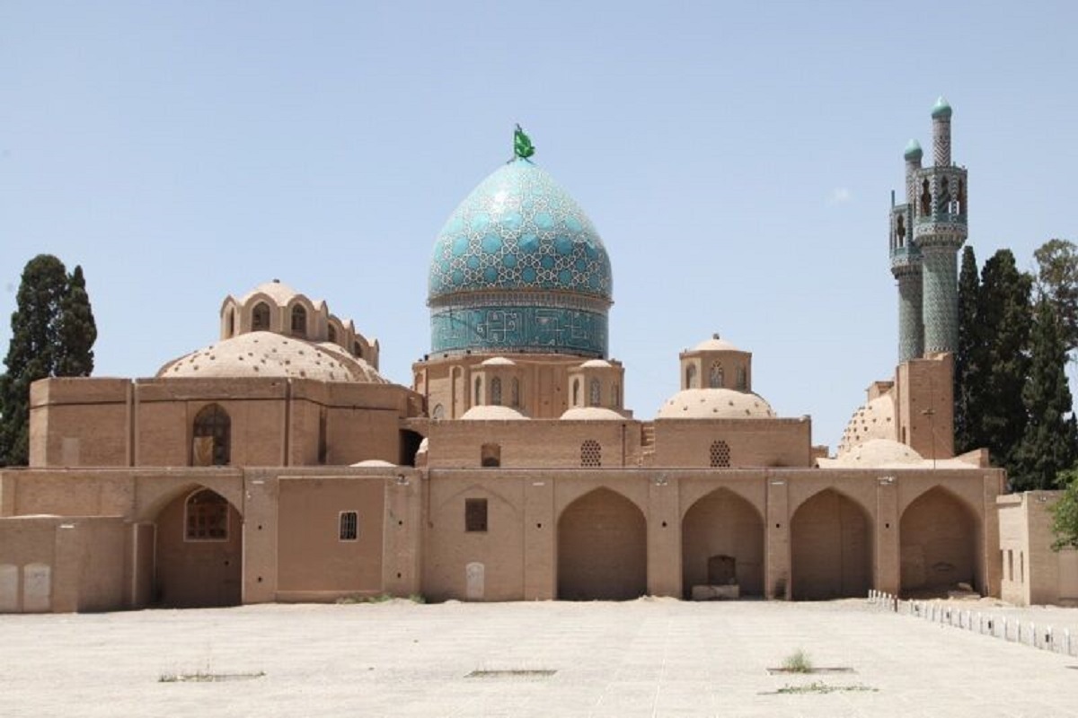 دفتر مرکزی حراست سازمان اوقاف و امور خیریه اعلام کرد: مظنون اصلی سرقت از موزه شاه نعمت‌الله ولی شناسایی و دستگیر شده است.