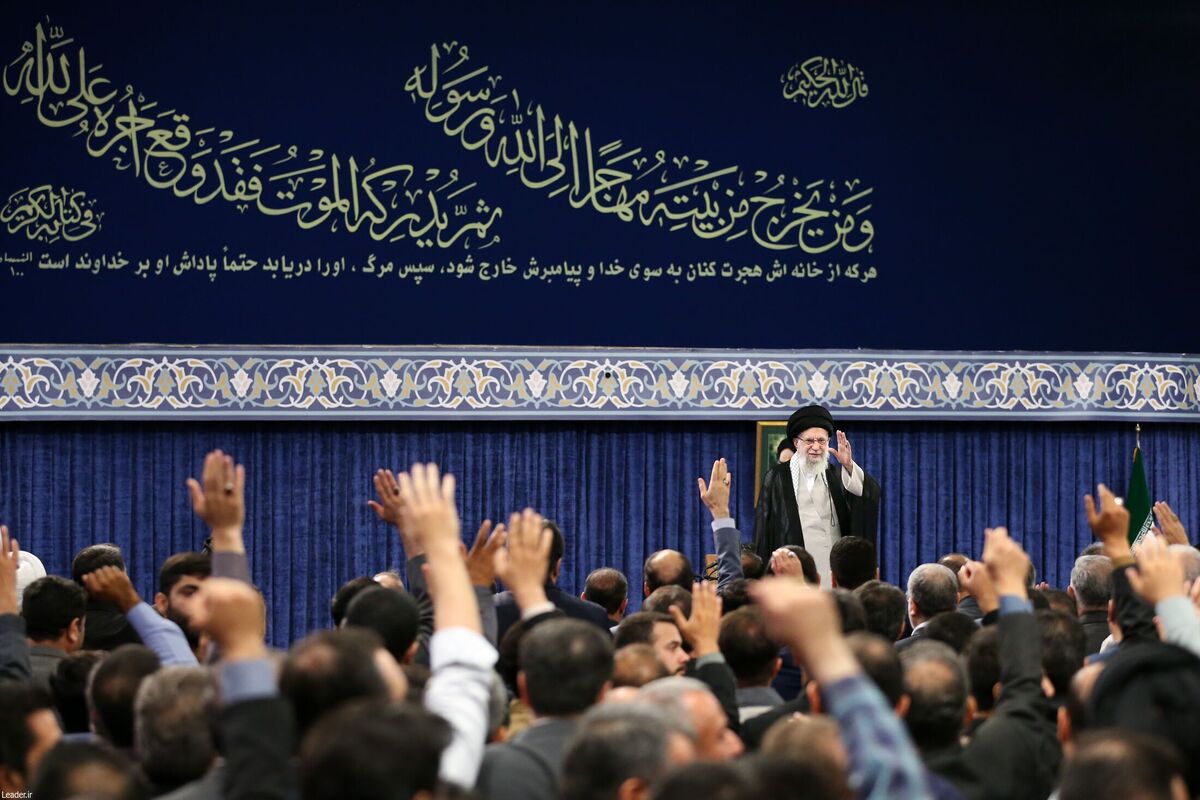 مراسم بزرگداشت شهید آیت‌الله سید ابراهیم رئیسی، رئیس جمهور فقید و «شهدای خدمت» با حضور رهبر انقلاب اسلامی برگزار شد.