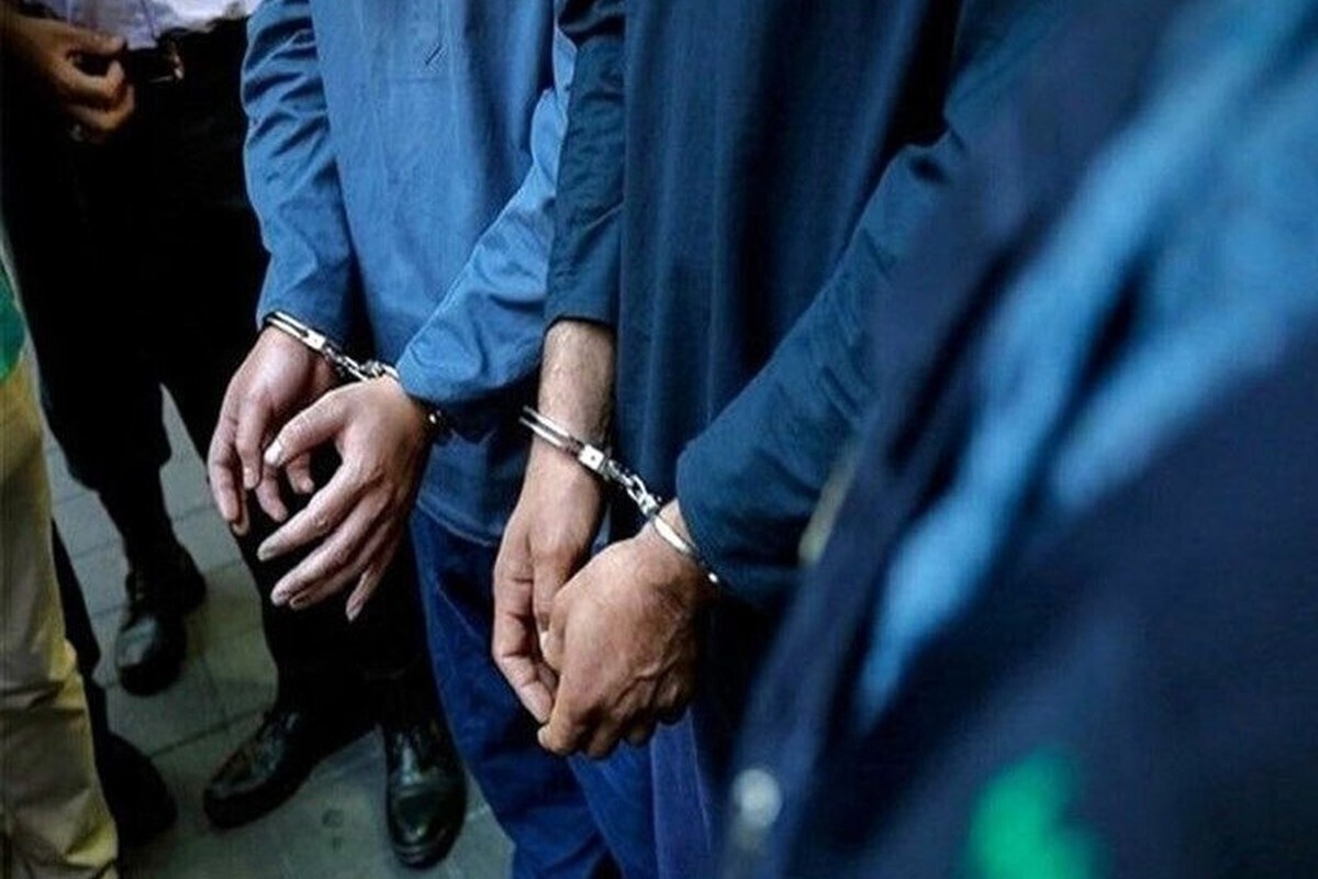 ماموران پلیس آگاهی استان اصفهان سارقانی با چند فقره زورگیری را در اصفهان دستگیر کردند.