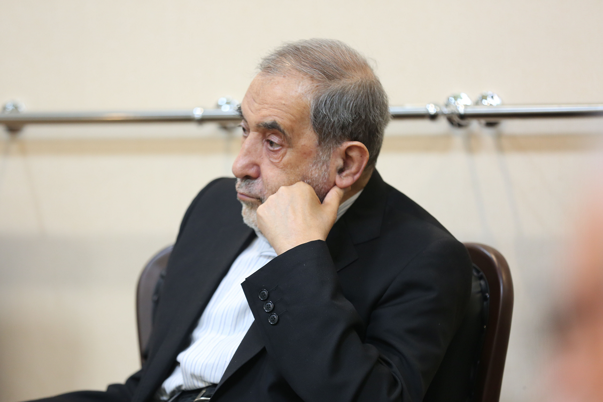 ولایتی به تناقض‌گویی‌های مقامات آمریکا در مذاکرات واکنش نشان داد