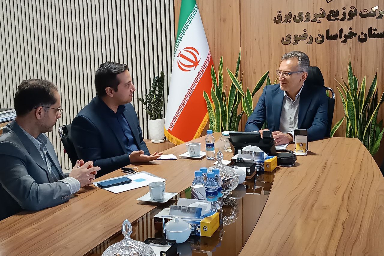 برق خورشیدی، نور امید در تاریکی ناترازی | گفتوگو با مدیرعامل شرکت توزیع برق استان درباره راهحلهای ناترازی انرژی برق خورشیدی، نور امید در تاریکی ناترازی | گفتوگو با مدیرعامل شرکت توزیع برق استان درباره راهحلهای ناترازی انرژی