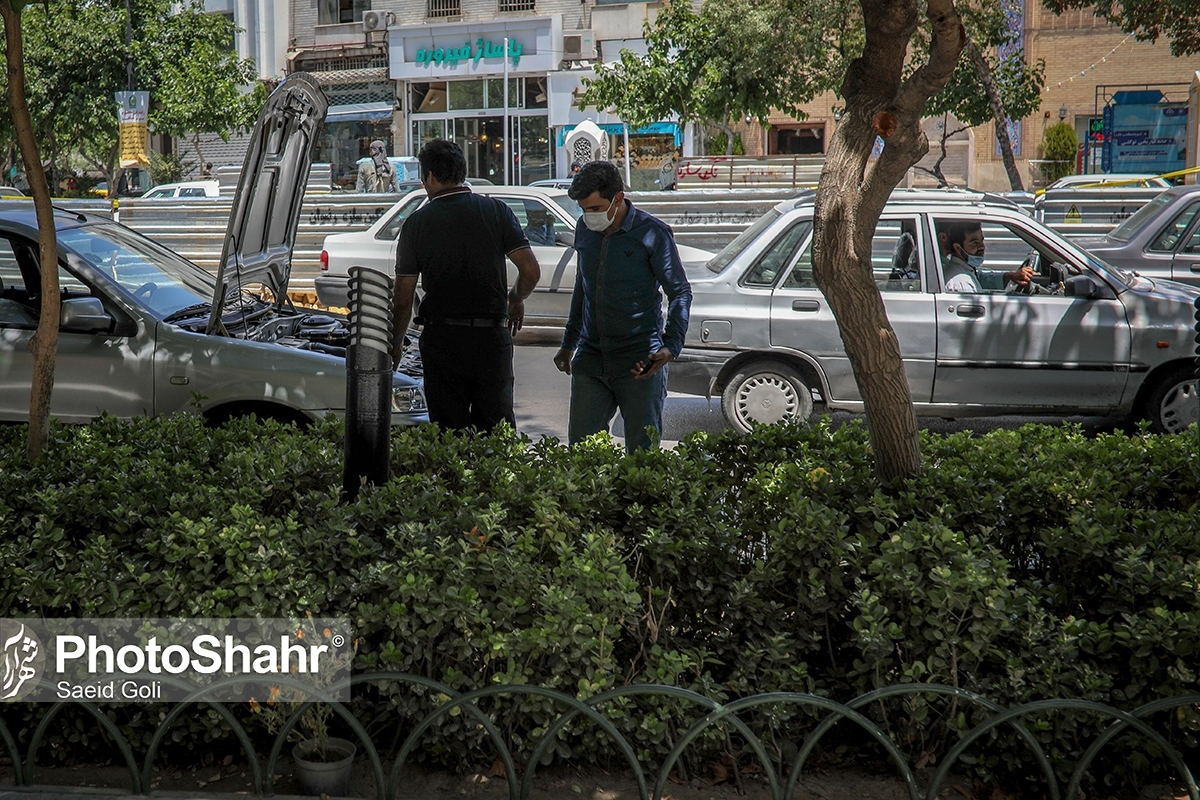 کارشناس اداره هواشناسی خراسان رضوی گفت: روند کاهش نسبی دما از فردا آغاز می‌شود و انتظار می‌رود طی روز‌های آینده کمی از شدت گرمای هوا کاسته شد.