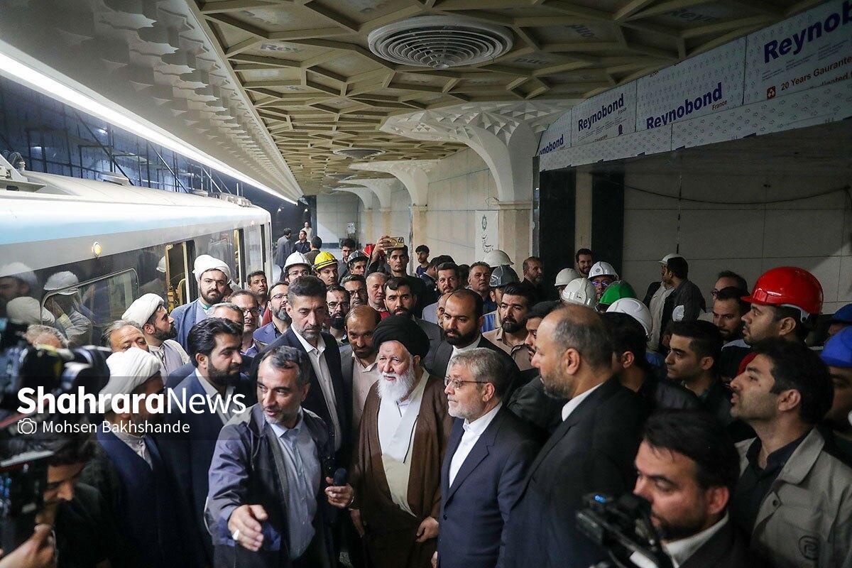 امام جمعه مشهد گفت: خط ۳ قطار شهری مشهد زیرساختی است که برکت عام دارد؛ اهمیت خط سه از همه خطوط قطار شهری بالاتر است چرا که مسئله ترافیک، پارکینگ و مسکن زائر را نیز حل کرده است. 