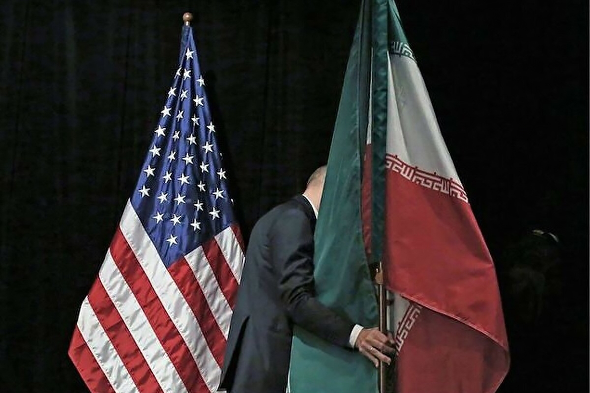 رسانه آمریکایی گزارش داد، با صدور دستور توقف تحریم‌های جدید علیه ایران، کاخ سفید سیاست شکست‌خورده فشار حداکثری را فعلاً متوقف کرده است. این چرخش ناگهانی، نشانه‌ای از پذیرش ناکارآمدی تحریم‌ها تلقی می‌شود.