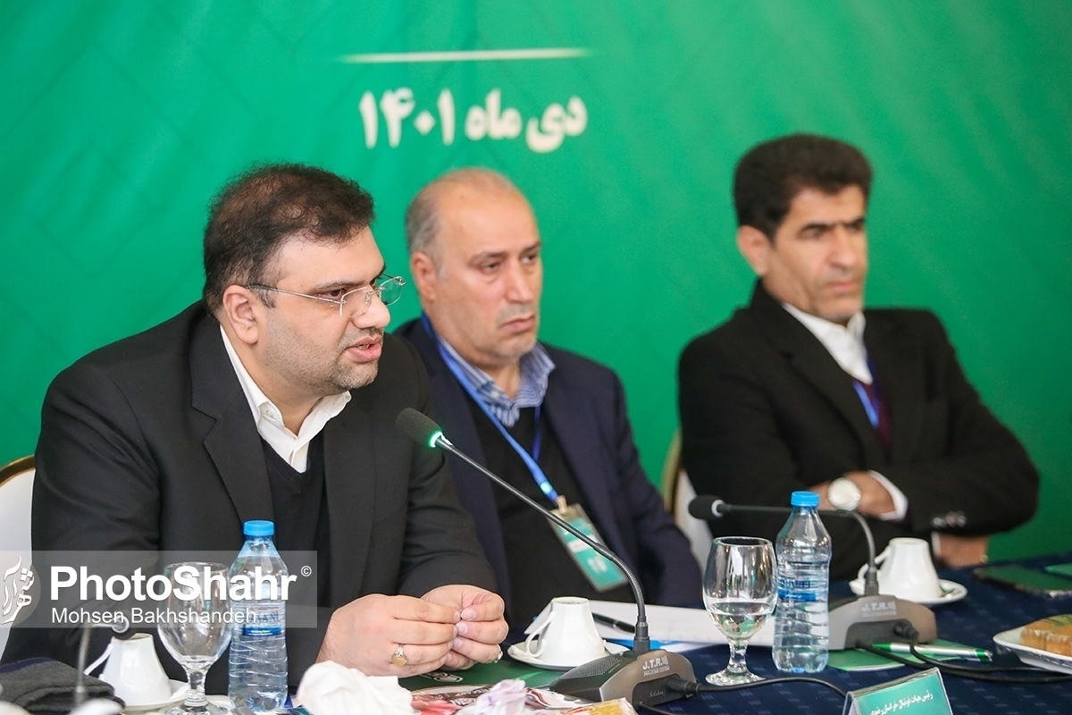 احسان اصولی، رئیس سابق هیئت فوتبال خراسان رضوی از ریاست کمیته فوتسال فدراسیون فوتبال برکنار شد.