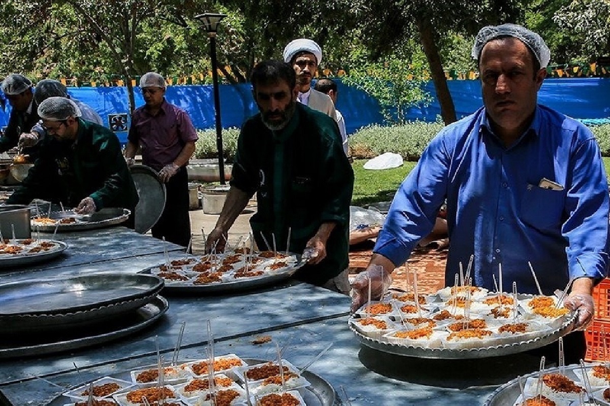 از گستراندن سفره‌های اطعام غدیر در مساجد مشهد تا نهج‌البلاغه‌خوانی در دهه ولایت ۱۴۰۴