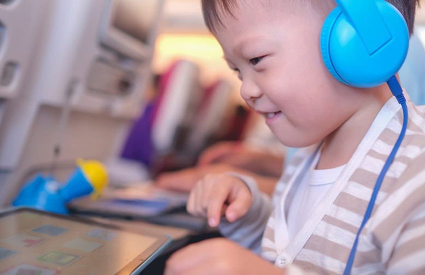 بسته پذیرایی از مسافران کودک در هواپیما بسته پذیرایی از مسافران کودک در هواپیما